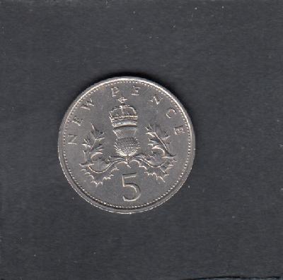 Beschrijving: 5 Pence ELIZABETH II